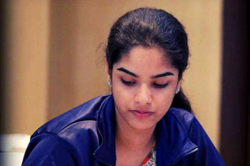 Indian Woman Chess Grandmaster Priyanka Nuttaki expelled for carrying earbuds