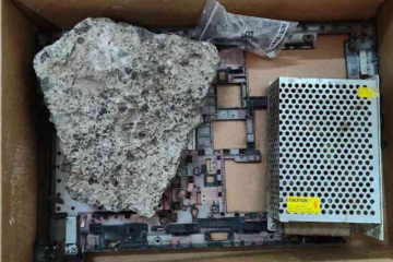 Man Orders a Gaming Laptop on Flipkart, received Stone & E-Waste