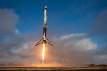 The World`s Most Powerful Active Rocket Relaunched: SpaceX Falcon Heavy Back In Space