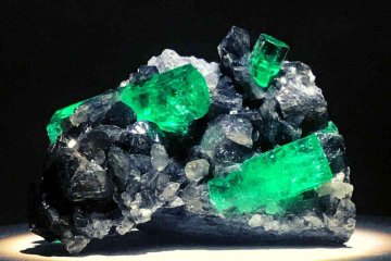 World's Largest Uncut Emerald Discovered in Zambia 