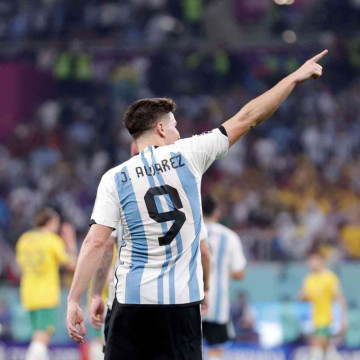 Julian Alvarez shoots Argentina into the World Cup Final with Messi's assistance