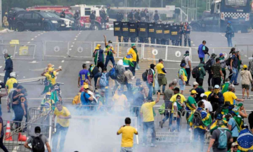 Pro-Bolsonaro protesters storm Brazil's capital