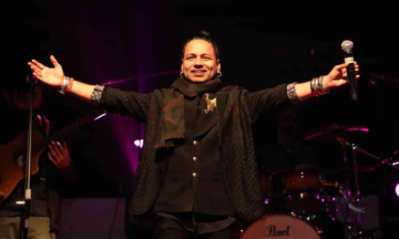 Sing Kannada Song! Kailash Kher attacked with bottles during a concert at Hampi Utsav