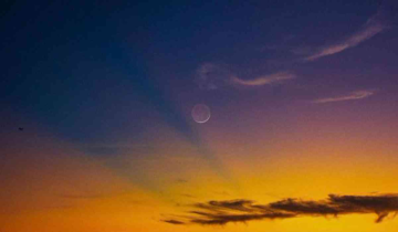 Rare celestial synchronized dance: Moon,Jupiter & Venus appeared in a perfect trifecta