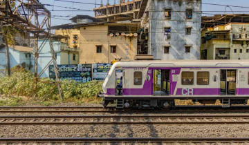 Mumbai Local Train Derails While Entering Kharkopar Station