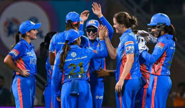 Mumbai Indians defeat Gujarat Giants in first WPL match ever