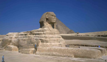 मिस्र: पुरातत्वविदों ने एक स्माइली फेस स्फिंक्स का पता लगाया है