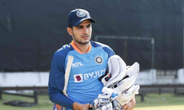 Shubman Gill injured on the field