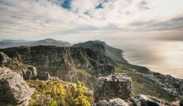 Africa splitting into two! The new ocean could reach 6 landlocked countries