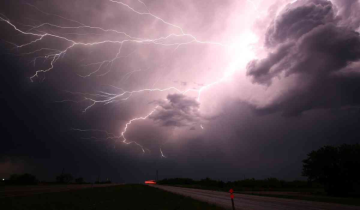 Heavy rain and Thunderstorms lash parts of Delhi