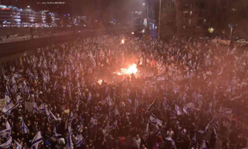 Mass Israel protests after Netanyahu fires defence minister