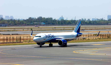 Drunk flyer tries to open emergency door on Delhi-Bengaluru flight