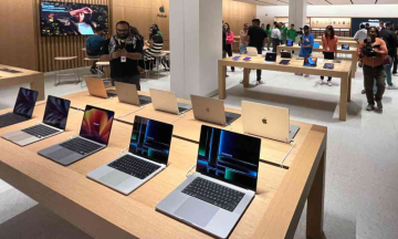 India's second Apple store opens in Delhi, attracting massive crowd