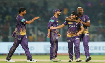 The IPL story for last night as KKR went up against RCB