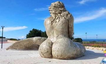 The Mermaid Statue in Italy has created quite a controversy as people call it 'provocative'