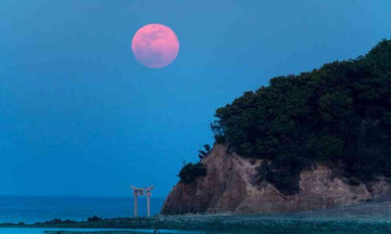 Celestial Show: June's full strawberry moon shines tonight, followed by 4 super moons