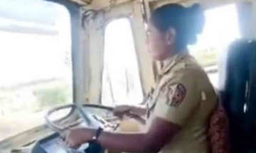 Pune: Archana fluently handled bus steering, first lady driver of MSRTC