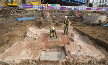 Rare Roman mausoleum discovered under a construction site in London