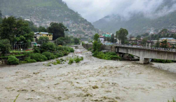 भारी बारिश, बाढ़ से सिक्किम में फंसे 2000 से ज्यादा पर्यटक