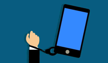 Vygr Maharashtra: 13-year-old girl  jumps to her death after parents take away her phone in Mahim