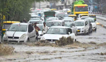 भारी बारिश के बाद दिल्ली-एनसीआर में जलभराव; आईएमडी ने और बारिश की भविष्यवाणी की