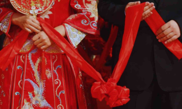 China rewards grooms to marry brides aged 25 or below, to boost childbirth