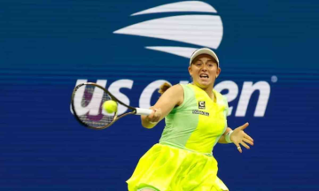 Iga Swiatek, world No. 1, ousted by Jelena Ostapenko in US Open 2023 round of 16