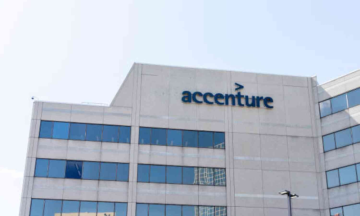 இந்திய ஊழியர்களுக்கான சம்பள உயர்வு மற்றும் போனஸை Accenture நிறுத்தி வைத்துள்ளது