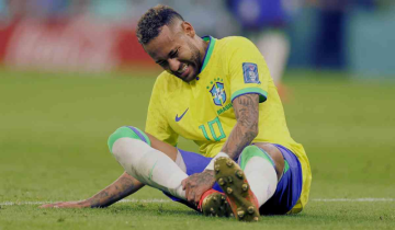 Neymar suffers knee injury in Brazil's World Cup qualifying match