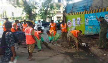 Sanitation workers protests for unpaid arrears and benefits in Kalyan Dombivli