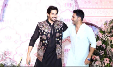 'Student of the Year Reunion': Sidharth Malhotra and Varun Dhawan Celebrate Diwali at Ramesh Taurani's Party