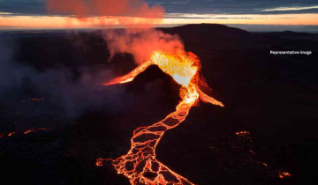 Iceland's Volcano erupts, fiery lava sets houses on fire