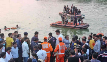 Tragedy strikes as boat capsizes near Vadodara