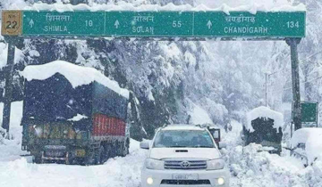 Yellow Alert in Himachal: 500 Roads, 4 National Highways blocked due to Heavy Snowfall