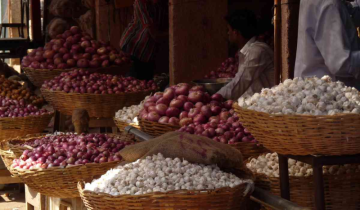 Centre Okays Onion Export, Tears of Joy in Neighbourhood