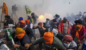 Farmer's protest: Haryana Police Hurl Tear Gas Shells on Protesters in Hisar