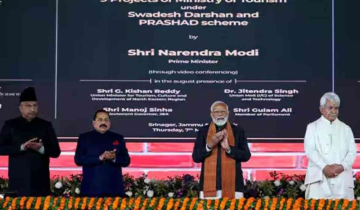 Congress Used Article 370, says PM Modi, Lauds Modi's Guarantee in Kashmir