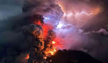 Mount Raung volcano erupts in Indonesia - Over 11,000 evacuated, Tsunami alert