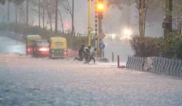 Heavy Rain in Delhi NCR: Waterlogging and Traffic Congestion