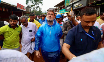 Kerala Landslide Updates: Landslide Alert in Thrissur, Rahul and Priyanka visit Wayanad as Death Toll Rises to 295