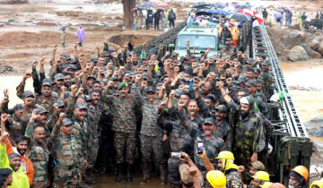 Indian Army Applauded on Return from Wayanad Rescue Operation