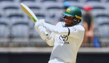 Usman Khawaja's Black Armband in the Sydney Test: A Tribute and Protest