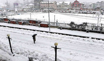 Although alert issued for heavy snow, rains in Srinagar highway shut due to snowfall