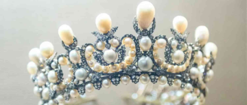 Jewel theft at Louvre, robbers steal precious jewels in 4 mins, museum shut