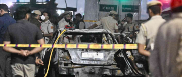 Twin Car Blasts Near Delhi’s Red Fort | 1 Casualties Reported | Security Tightened Across Area