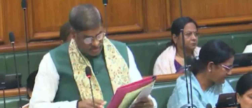 Bihar Minister’s Dr. Pramod Kumar Couldn't Pronounce The Word 'Expenditure' in Bihar Assembly!