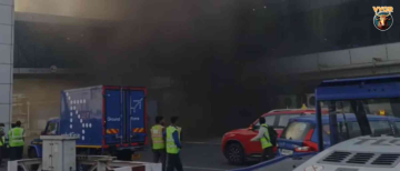 Fire Breaks Out Outside Mumbai Airport – Smoke Engulfs Area