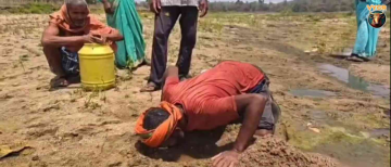 Jharkhand Tribes Dig Riverbed For Water As Handpumps Run Dry