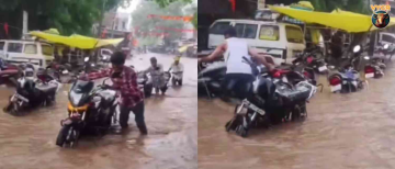 Monsoon Chaos or Farmers’ Blessing? Roads Turn into Rivers in Bhagwanpura, MP
