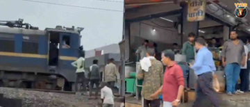 Train Stopped for Samosas? Viral Video from MP's Mhow-Indore Route!